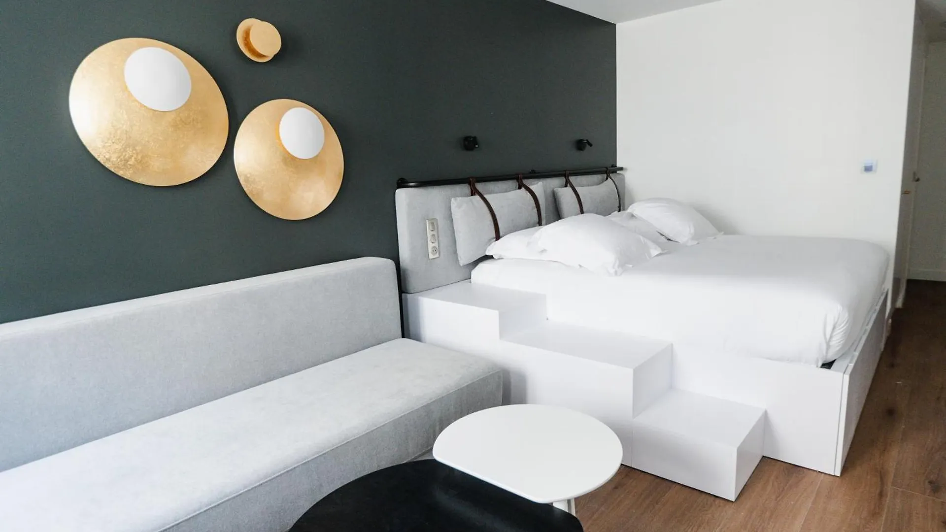 Hotel Leev Victoire & Spa Paris 4*,