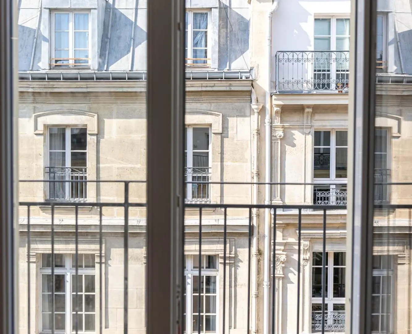 Hotel Leev Victoire & Spa Paris 4*,